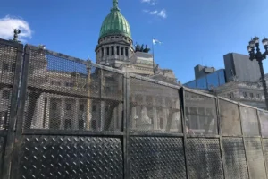 NO a la entrega de la tierra, el agua y la energía a capitales extranjeros